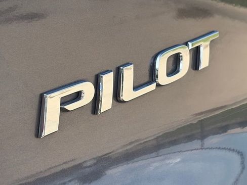 Used 2020 Honda Pilot Touring image 13