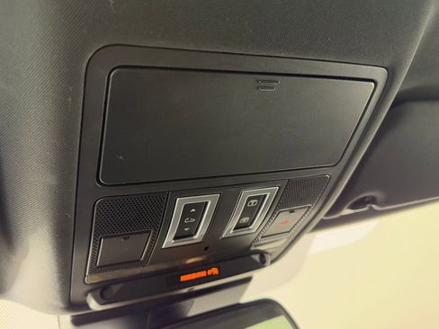 Used 2018 Jaguar F-PACE Prestige image 30