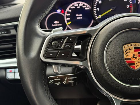 Used 2019 Porsche Panamera 4 image 36