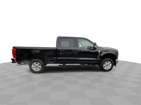 Used 2025 Ford F250 XLT image 2