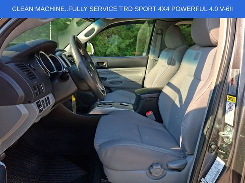 Used 2012 Toyota Tacoma 4x4 Access Cab V6 w/ TRD Sport Pkg image 11