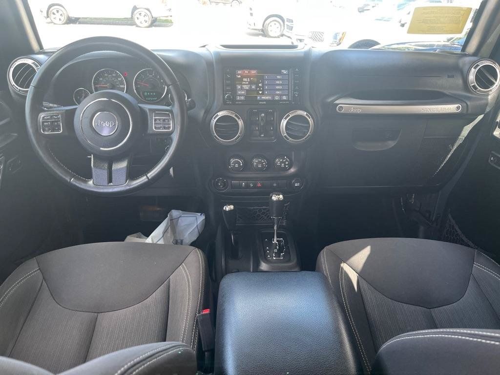 Used 2017 Jeep Wrangler Unlimited Sahara w/ Dual Top Group AWD/4WD image 20