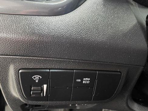 Used 2016 Hyundai Veloster Turbo FWD image 14