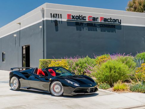 Used 2018 Ferrari 488 Spider RWD image 1
