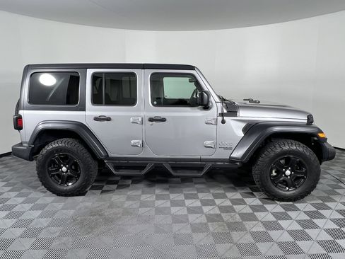 Used 2018 Jeep Wrangler Unlimited Sport S image 13