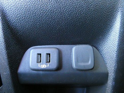 Used 2020 Chevrolet Colorado LT w/ Safety Package AWD/4WD image 19