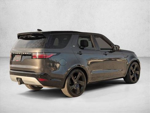 Used 2024 Land Rover Discovery Metropolitan Edition image 5