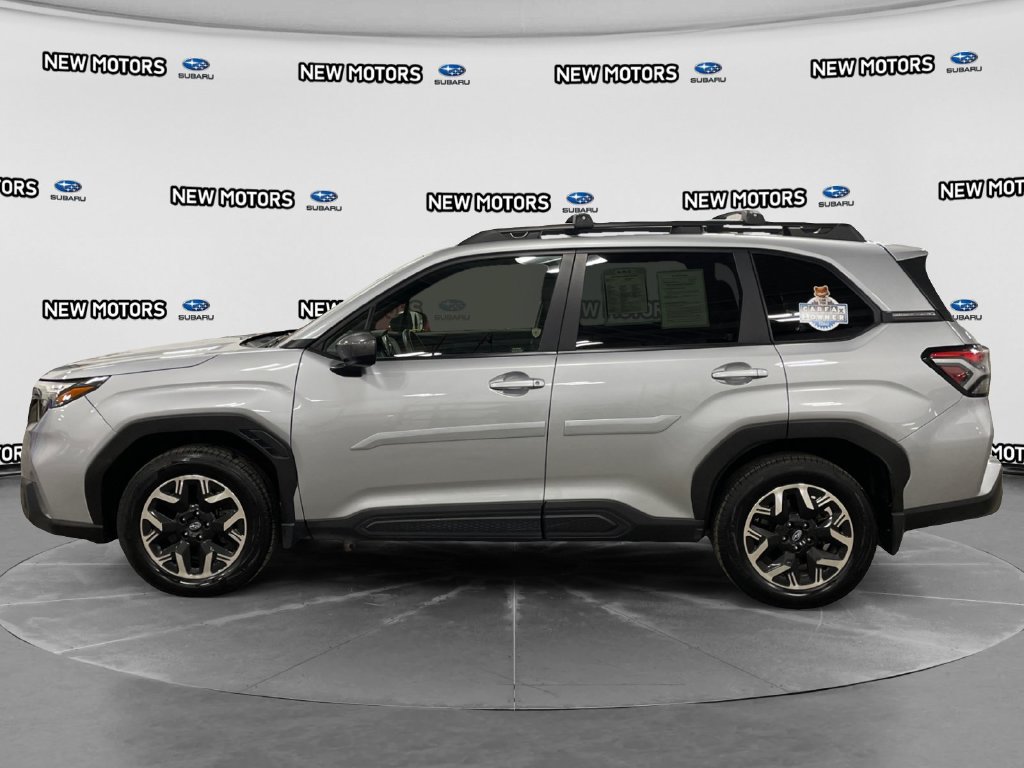 Used 2025 Subaru Forester Premium w/ Convenience Package #1 AWD/4WD image 2