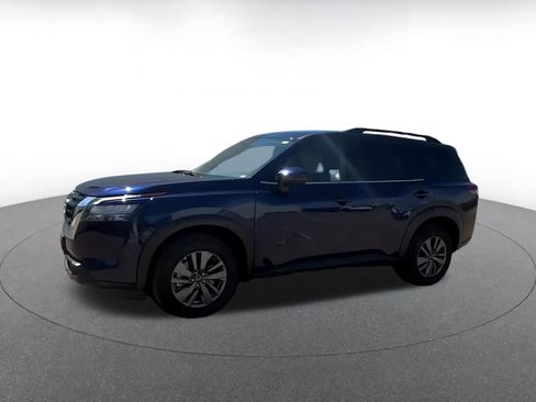 Used 2025 Nissan Pathfinder SV AWD/4WD image 8