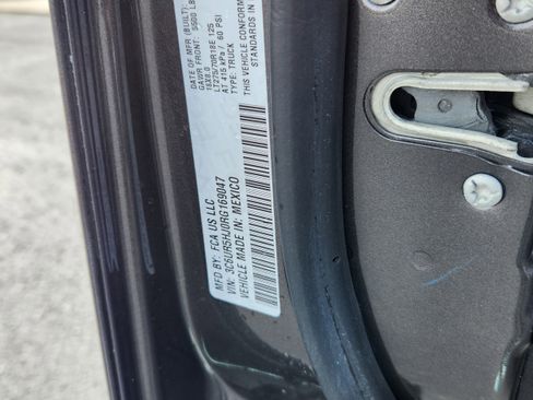 Used 2024 RAM 2500 Tradesman w/ Chrome Appearance Group AWD/4WD image 19