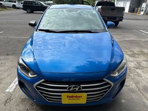 Used 2017 Hyundai Elantra SE FWD image 2