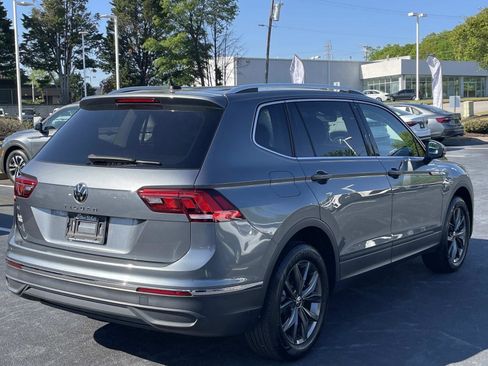 Certified 2023 Volkswagen Tiguan SE image 7