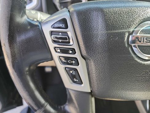 Used 2016 Nissan Titan SL image 20