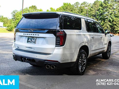 Used 2025 Chevrolet Suburban Z71 AWD/4WD image 6