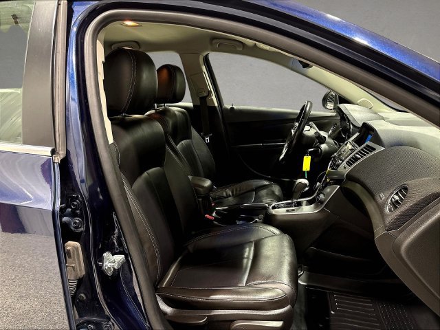 Used 2011 Chevrolet Cruze LTZ FWD image 30