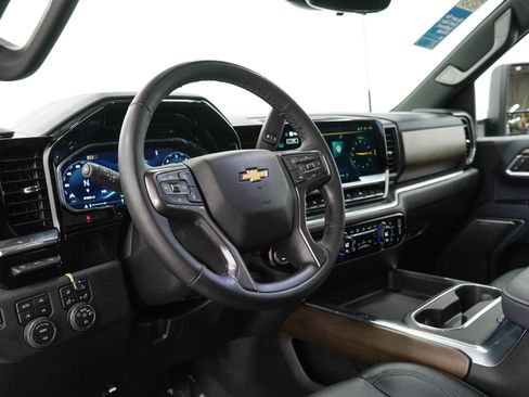 Used 2025 Chevrolet Silverado 2500 High Country w/ High Country Premium Package AWD/4WD image 26