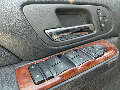 Used 2013 Chevrolet Suburban LT w/ Luxury Package image 33