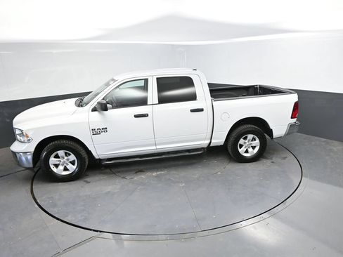 Used 2022 RAM 1500 Classic SLT AWD/4WD image 30