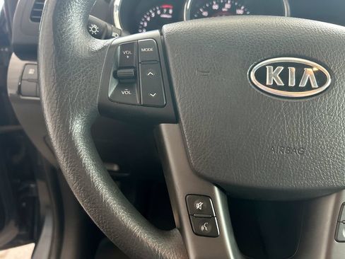 Used 2011 Kia Sorento LX w/ Convenience Pkg FWD image 17