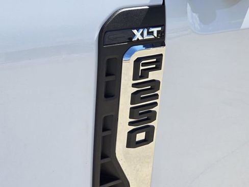 New 2026 Ford F250 XLT w/ FX4 Off-Road Package image 9