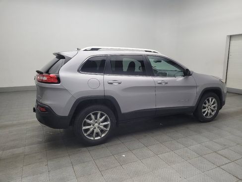 Used 2018 Jeep Cherokee Limited w/ Luxury Group AWD/4WD image 10