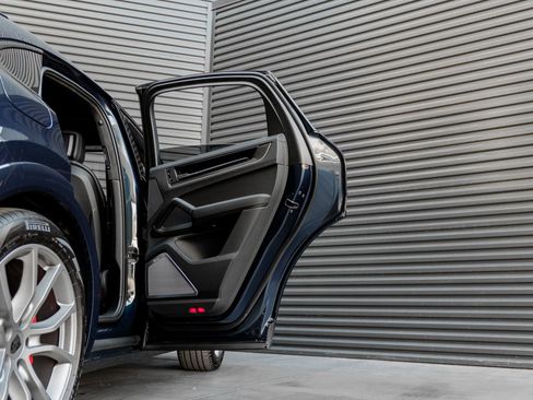 New 2025 Porsche Cayenne Turbo image 34