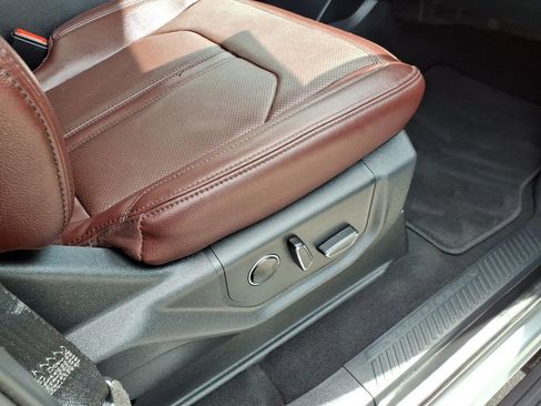 Certified 2024 Ford Expedition Limited image 5