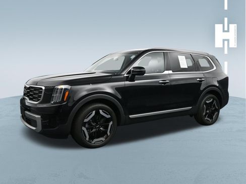 Used 2023 Kia Telluride S FWD image 3