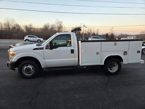 Used 2015 Ford F350 XL w/ Trailer Tow Package image 4