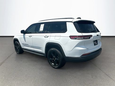 Used 2023 Jeep Grand Cherokee L Laredo RWD image 5