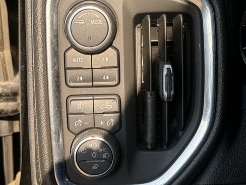 Used 2021 Chevrolet Silverado 1500 LTZ AWD/4WD image 25