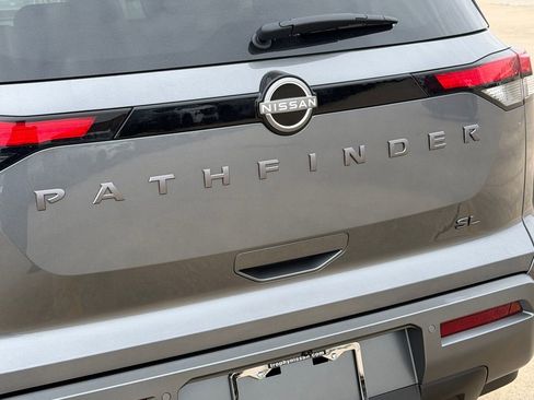 New 2026 Nissan Pathfinder SL FWD image 7