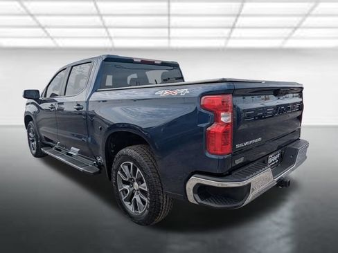 Used 2023 Chevrolet Silverado 1500 LT AWD/4WD image 2