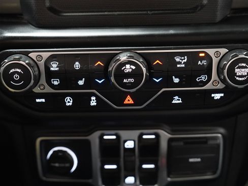 Used 2020 Jeep Gladiator Sport w/ Quick Order Package 24S image 27