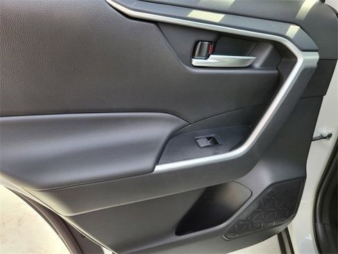 Used 2025 Toyota RAV4 XLE image 35