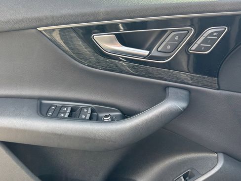 Used 2017 Audi Q7 3.0T Premium Plus w/ Premium Plus Package image 26