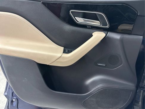 Used 2019 Jaguar F-PACE Premium AWD/4WD image 25