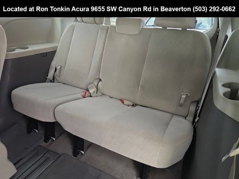 Used 2016 Toyota Sienna LE FWD image 11