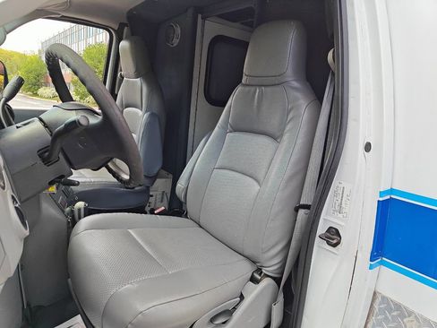 Used 2012 Ford E-450 and Econoline 450 Super Duty w/ Ambulance Prep Pkg RWD image 19