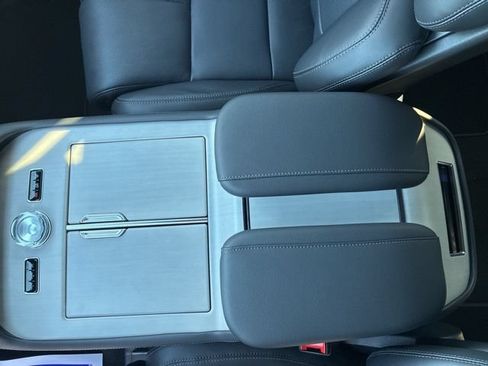 New 2026 Lincoln Navigator L Reserve w/ Jet Appearance Package AWD/4WD image 8