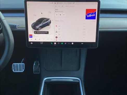 Used 2024 Tesla Model Y Long Range image 30