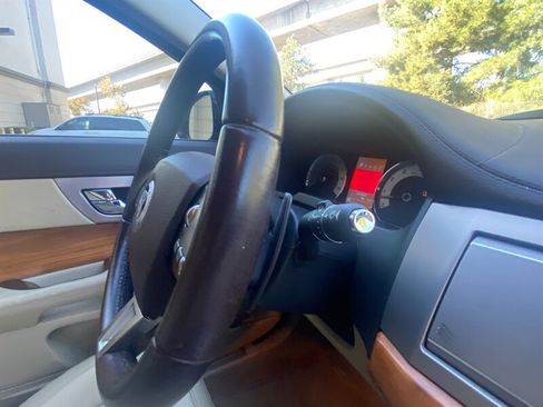 Used 2010 Jaguar XF Luxury image 39