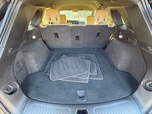 Used 2019 Cadillac XT5 Base 4dr SUV image 14