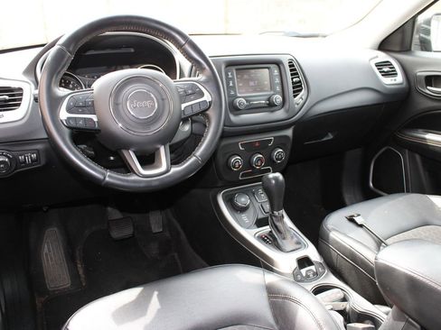 Used 2018 Jeep Compass Latitude image 4