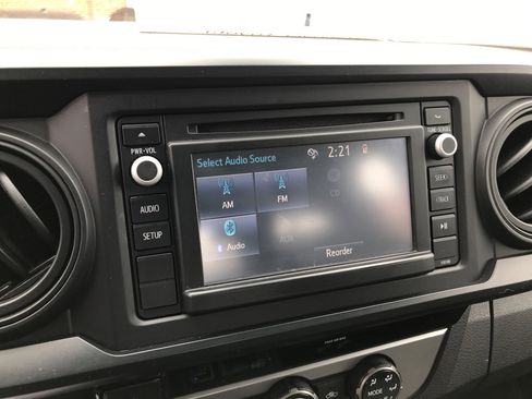 Used 2018 Toyota Tacoma SR image 15