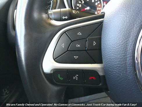 Used 2019 Jeep Compass Altitude image 41