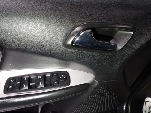 Used 2018 Dodge Journey SE w/ Connectivity Group image 9