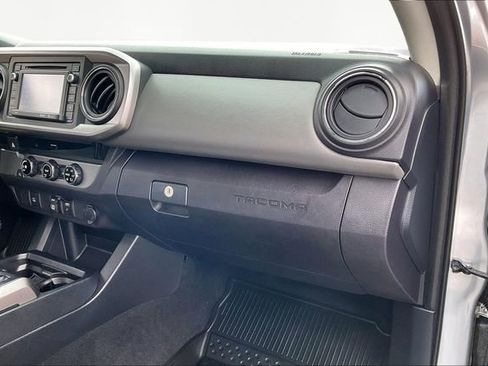 Used 2018 Toyota Tacoma SR5 image 18