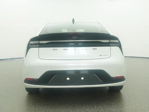 New 2026 Toyota Prius Plug-In Hybrid FWD image 15