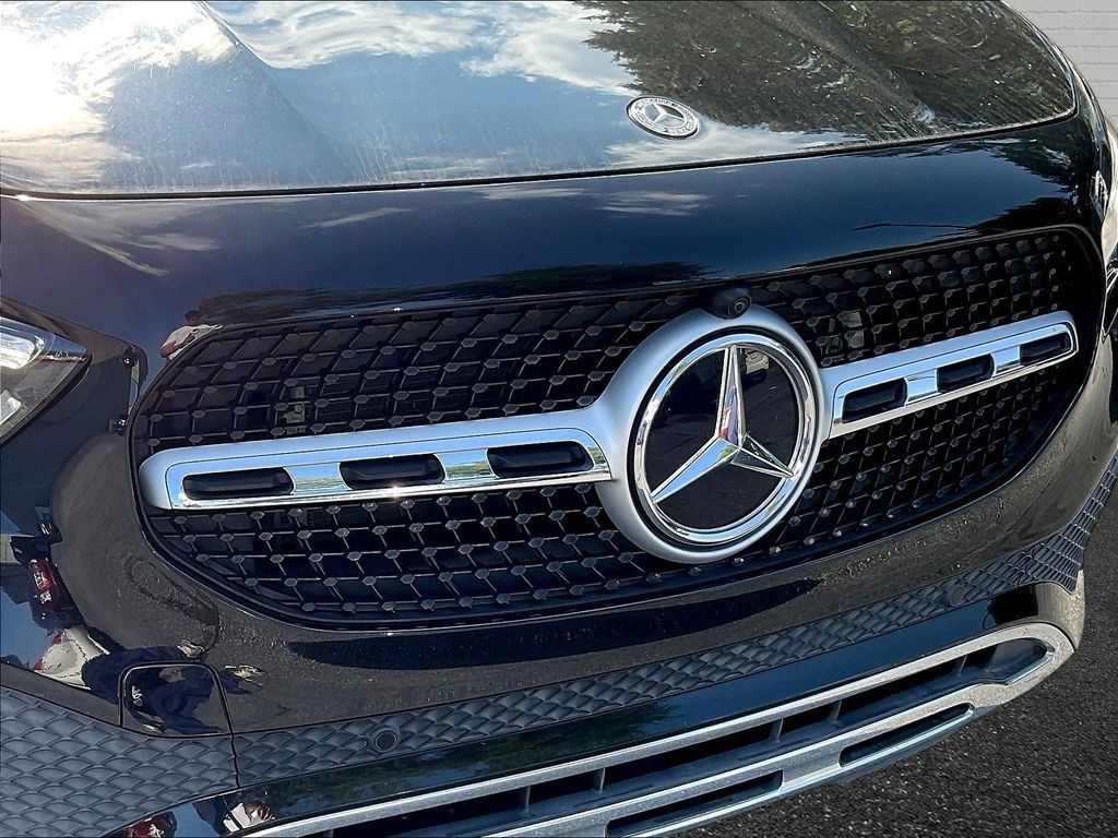 Used 2023 Mercedes-Benz GLA 250 w/ Premium Package image 26